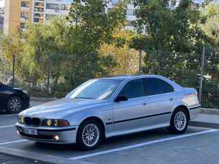 BMW 5 Series foto 1