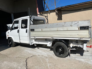 Peugeot J5