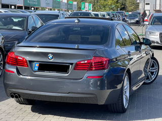 BMW 5 Series foto 3