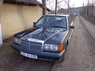 Mercedes 190 foto 1