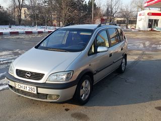 Opel Zafira foto 1