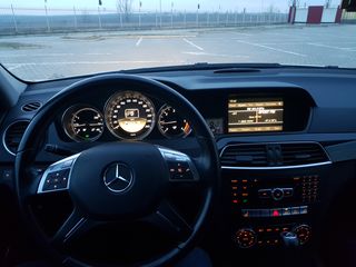 Mercedes C Class foto 8