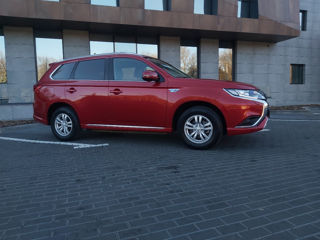 Mitsubishi Outlander foto 2