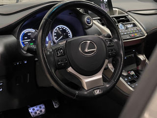 Lexus NX Series foto 16