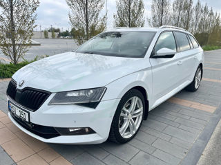 Skoda Superb foto 4