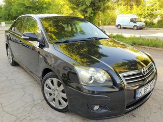 Toyota Avensis foto 1