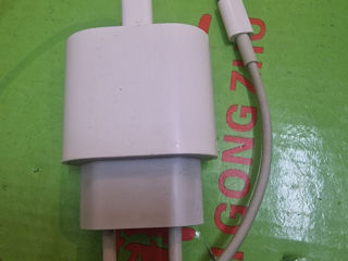 Bloc+cablu original apple 20wat 350lei nu cedez