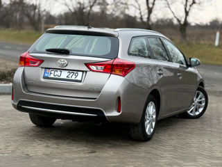 Toyota Auris foto 8