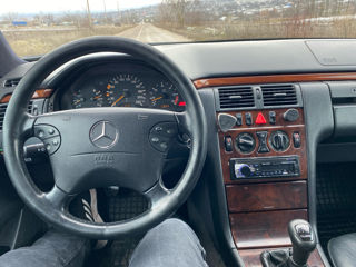 Mercedes E-Class foto 6