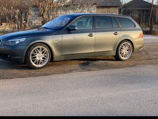 BMW 5 Series foto 3