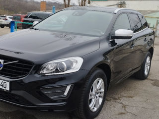 Volvo XC60 foto 2