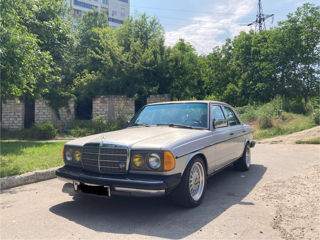 Mercedes Series (W123)