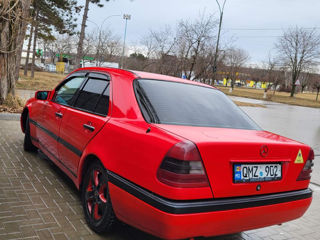 Mercedes C-Class foto 7