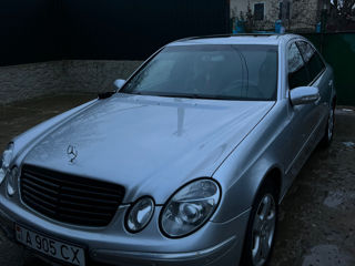 Mercedes E-Class foto 8