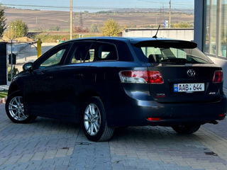 Toyota Avensis foto 4