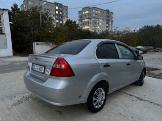 Chevrolet Aveo foto 2