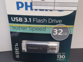 Philips USB 32Gb 5 bucati pret 250lei