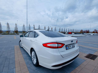 Ford Fusion foto 8