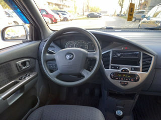 KIA Carens foto 7