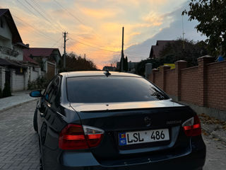 BMW 3 Series foto 6