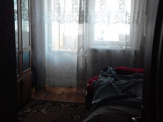 se vinde apartament cu reparație euro foto 1