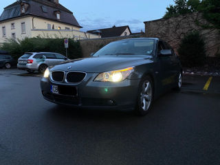 BMW 5 Series foto 2