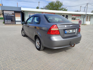 Chevrolet Aveo foto 3