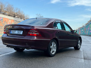 Mercedes C-Class foto 5