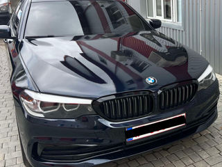 BMW 5 Series foto 1