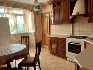 Apartament cu 3 camere, 85 m², Botanica, Chișinău foto 2