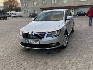 Skoda Superb foto 2