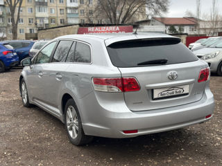 Toyota Avensis foto 10