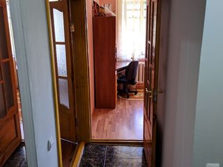 Urgent se vinde apartament cu 2 odai total mobilat. foto 7