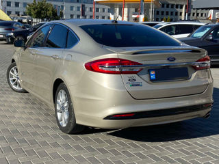 Ford Fusion foto 5