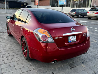 Nissan Altima foto 7