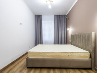 Apartament cu 2 camere, 74 m², Buiucani, Chișinău foto 4