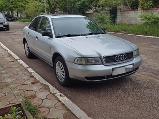 Audi A4 foto 1