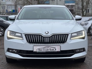 Skoda Superb foto 1