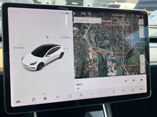 Tesla Model 3 foto 11