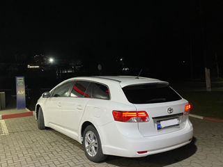 Toyota Avensis foto 3