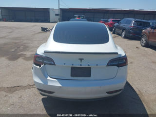 Tesla Model 3 foto 15