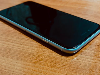 iPhone SE (2020) 64GB. Обменяю на смартфон на Андроиде . foto 2
