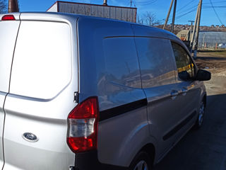 Ford Transit Courier foto 3