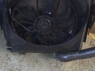 Vând radiator de răcire și radiatorul de frivon și ventilator ea tot complet foto 3