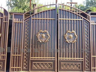 Copertine, porți, garduri, balustrade,  gratii, uși metalice și alte  confecții din fier. foto 1