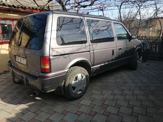 Chrysler Voyager foto 2