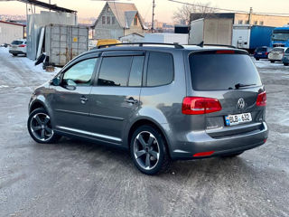 Volkswagen Touran foto 4