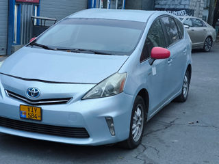 Toyota Prius v