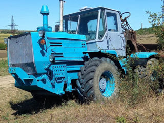 Tractor T-150 foto 2