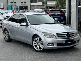 Mercedes C-Class foto 3